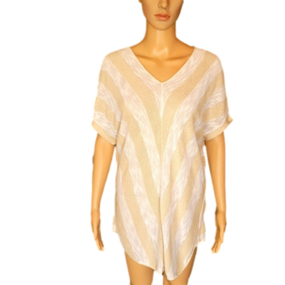 212 New York cream and white short sleeve top. Size XL. - Picture 2 of 4